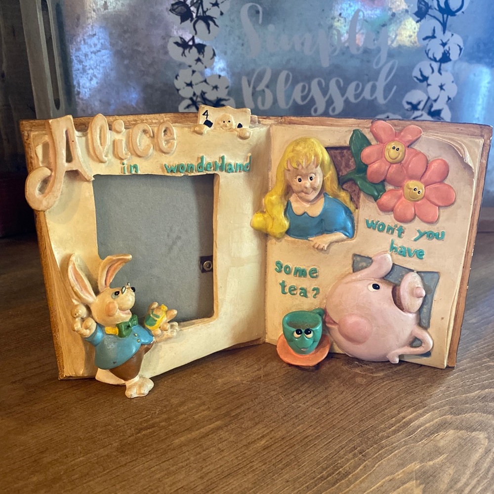 93 Holson Burnes Co 3-D Frame Alice In Wonderland